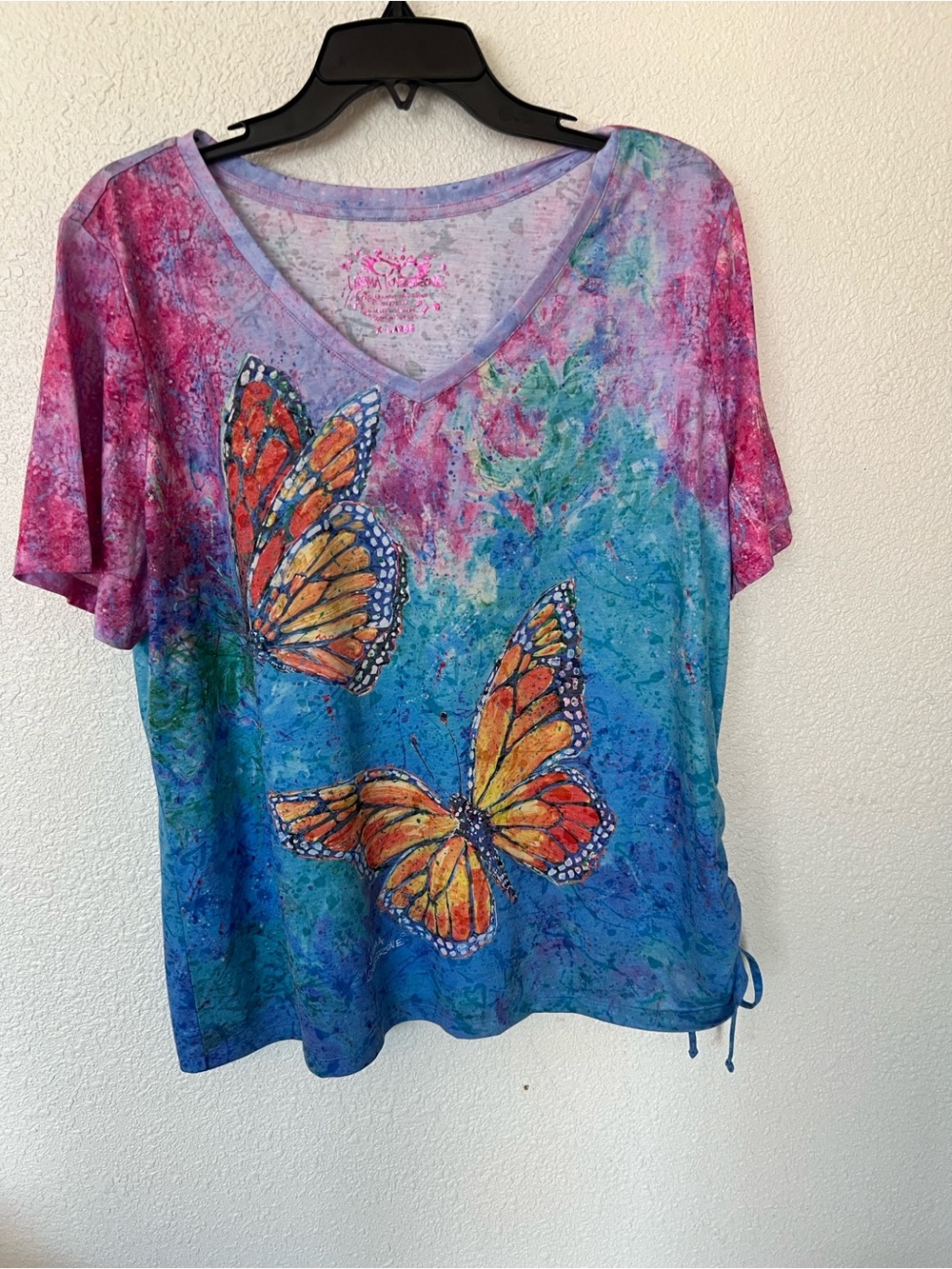 Leona Lovegrove V-Neck Butterfly Print Short Sleeve Tee - Pink & Blue Xl